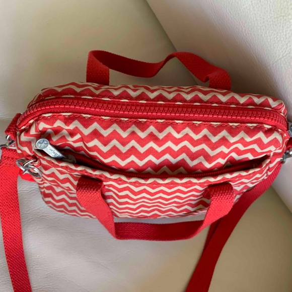 Kipling Red and White Chevron Crossbody Bag - Picture 4 of 14